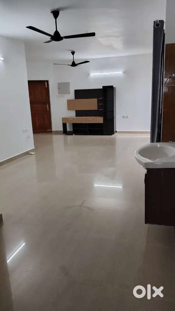 2BHK in Marine Drive