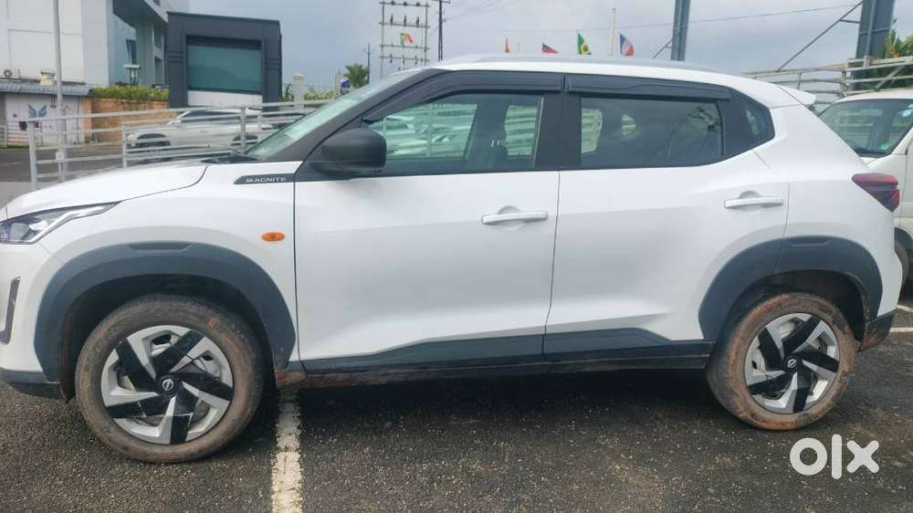 Nissan Magnite, 2023, Petrol