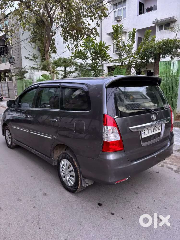 Toyota Innova 2012 Diesel 266000 Km Driven