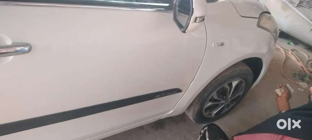 Maruti Suzuki Swift Dzire 2015