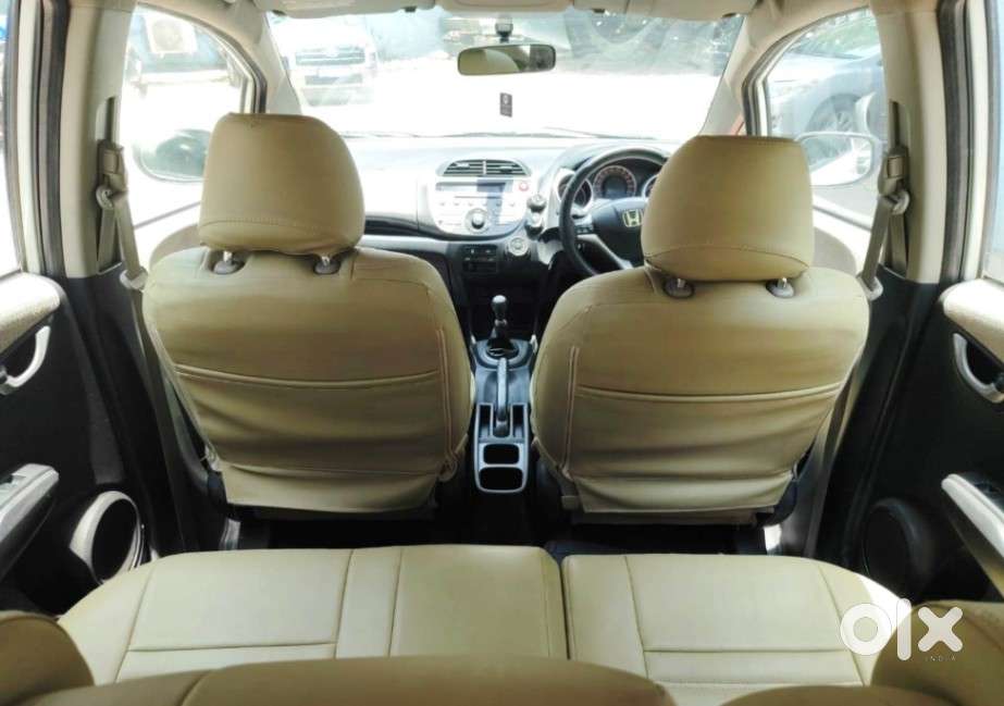 Honda Jazz V Mt Privilege, 2011, Petrol