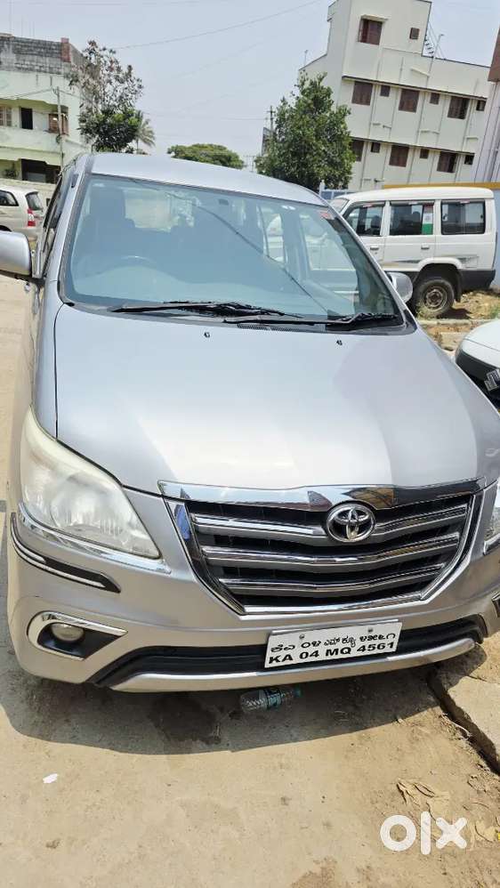 Toyota Innova 2015