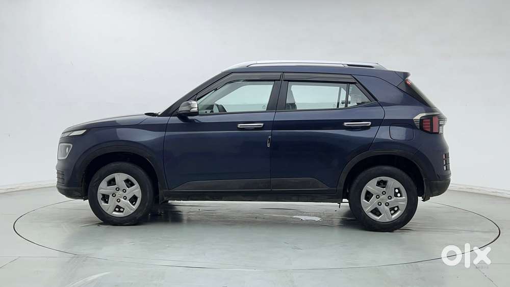 Hyundai Venue 1.2 S (o), 2022, Petrol