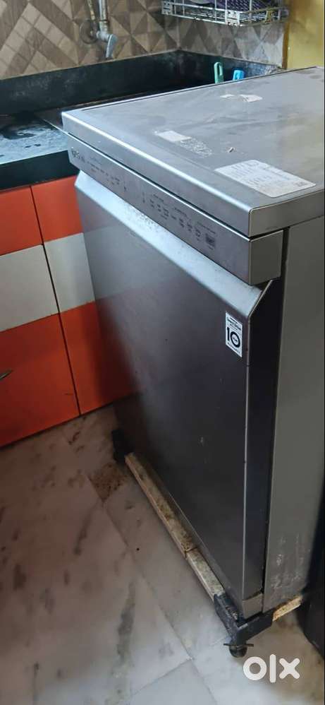 LG 14-place Dishwasher featuring TrueSteam for sale