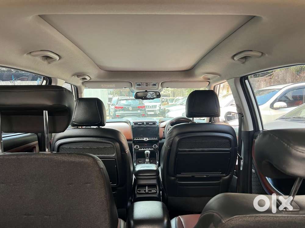 Hyundai Alcazar Signature Dual Tone, 2021, Petrol