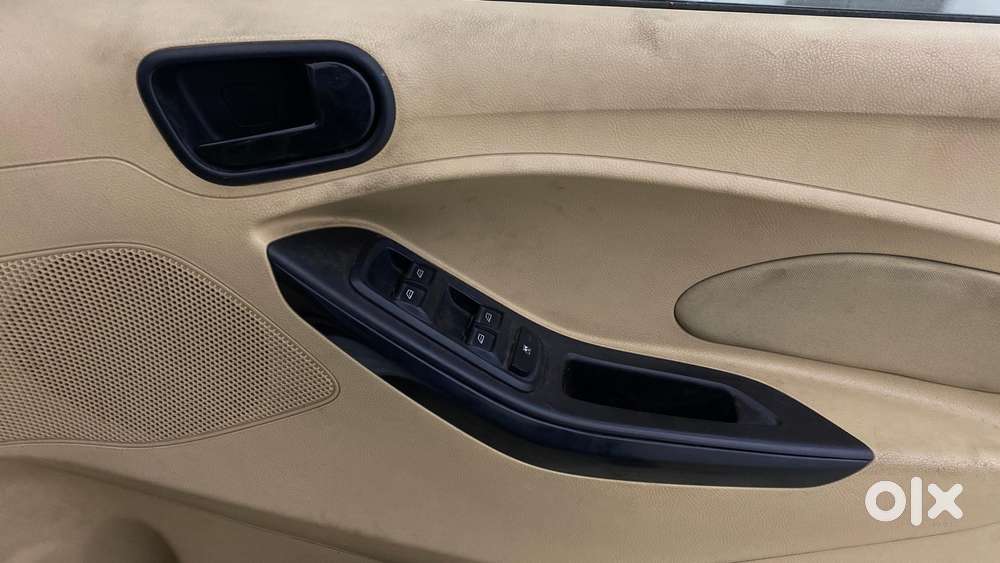Ford Figo Aspire 1.5 Titanium Ti-vct At, 2015, Petrol