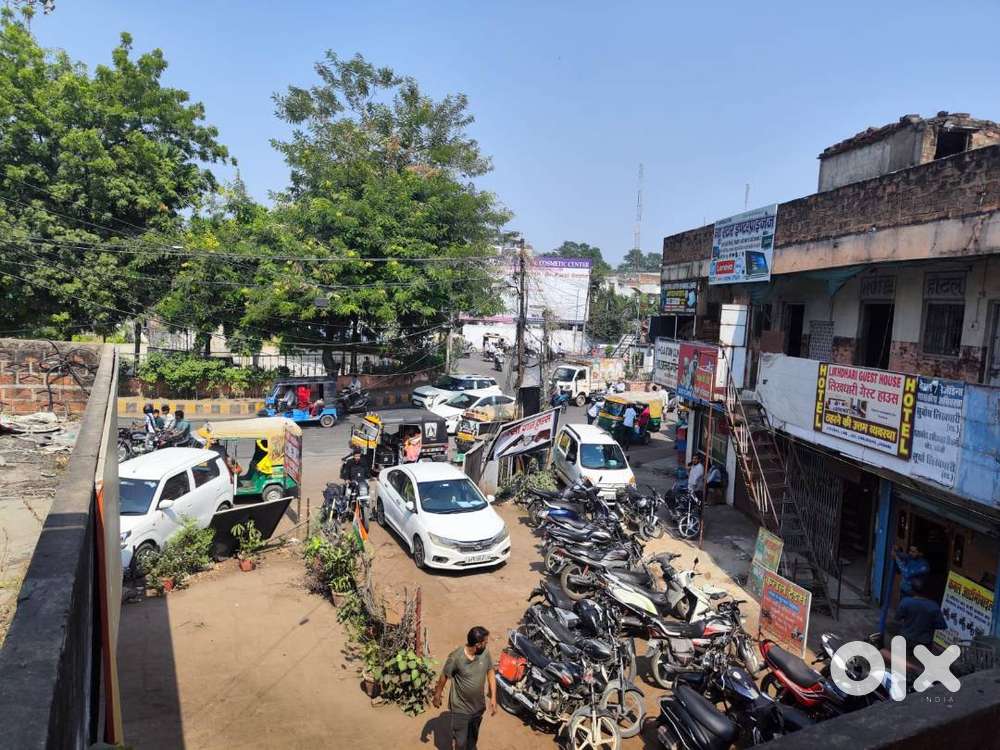established market from decade located on main road