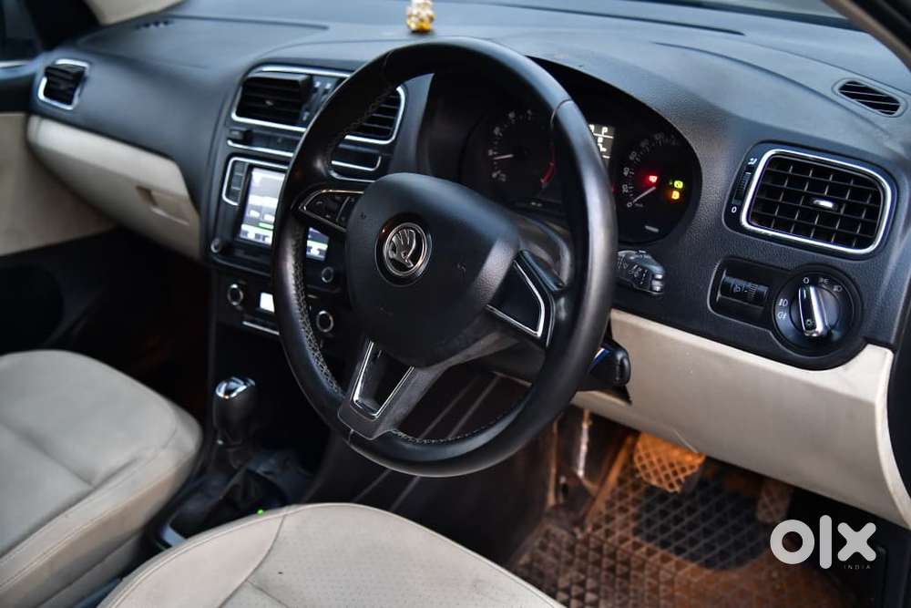 Skoda Rapid [ ] 1.6 Style Plus Mpi At, 2017, Petrol