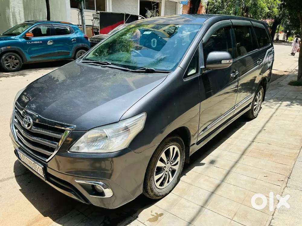 Innova Top Model. Complete Showroom Maintain