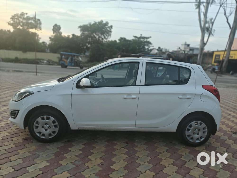Hyundai I20 Petrol Cvt Magna Executive, 2013, Petrol