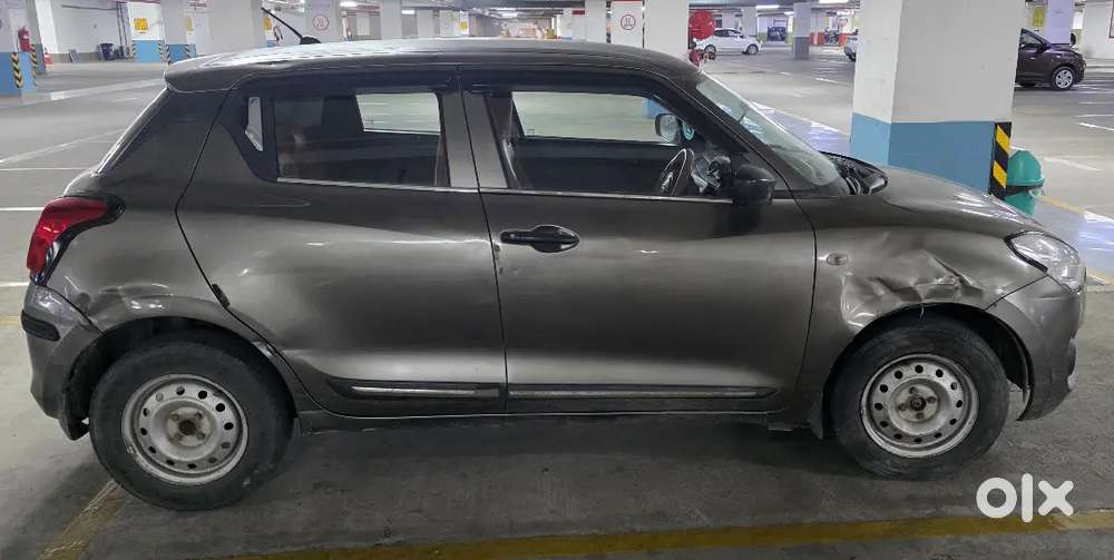 2019 Maruti Suzuki Swift Lxi Petrol Manual  80,000 Km Driven