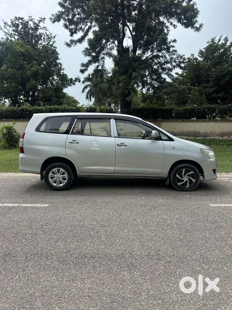 Toyota Innova 2.5 G (diesel) 8 Seater, 2014, Diesel