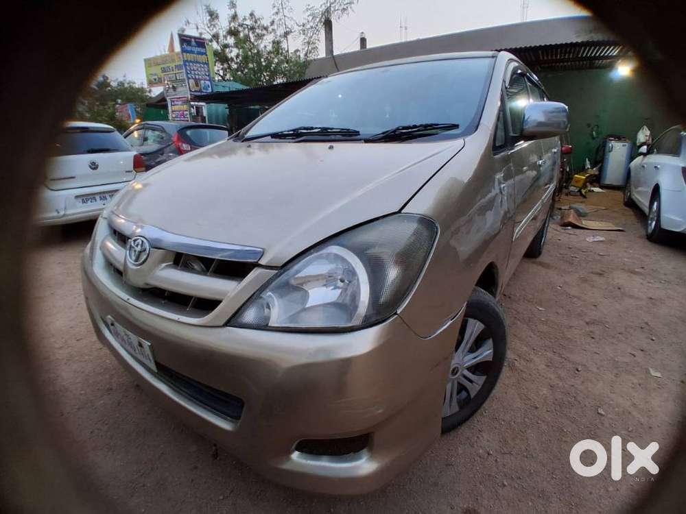Toyota Innova 2.5 G (diesel) 8 Seater, 2005, Diesel