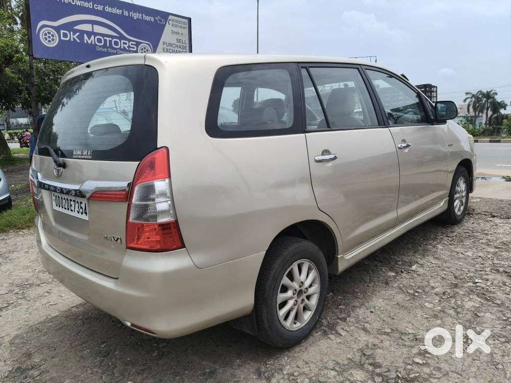 Toyota Innova 2.5 Vx (diesel) 8 Seater Bs Iv, 2014, Diesel