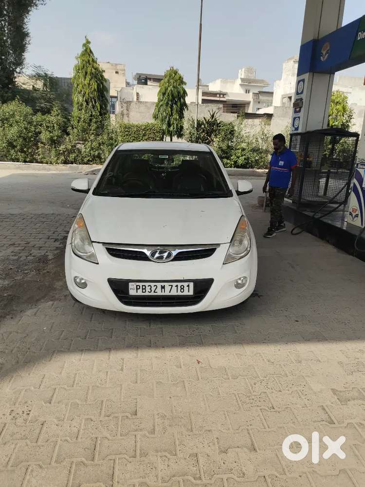 Hyundai I20 Sportz 2012