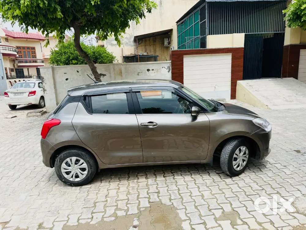 Maruti Suzuki Swift Vxi 2021