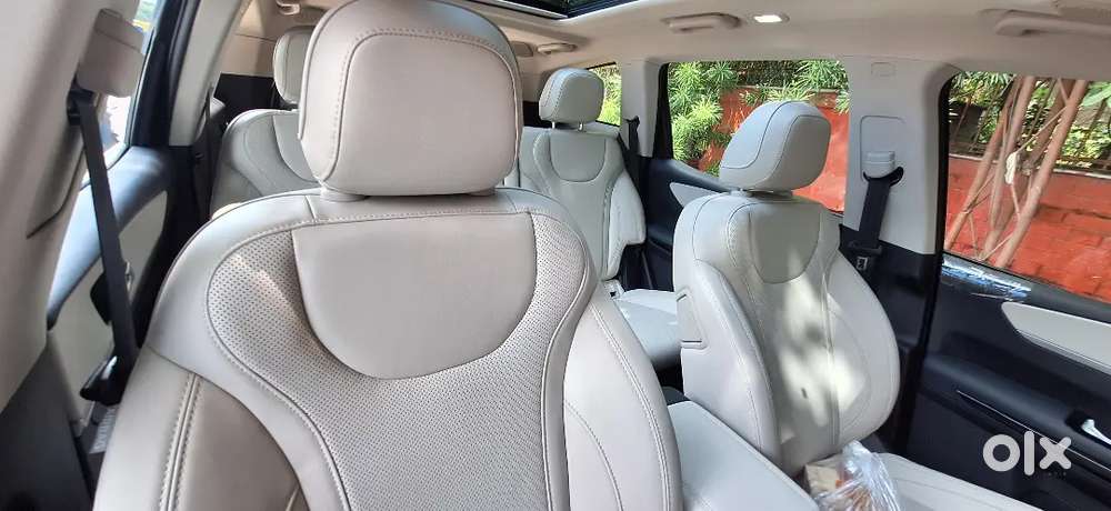 Mahindra Xuv700 2024 Diesel Well Maintained