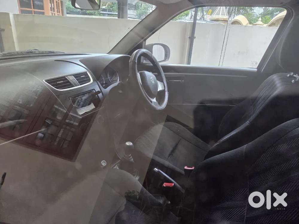 Maruti Suzuki Swift Vxi 2012