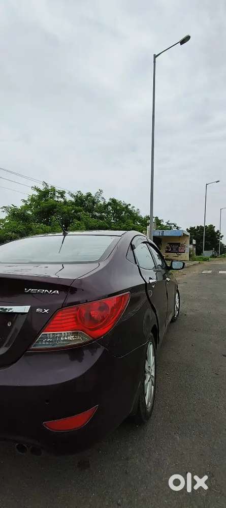 Hyundai Verna 2011