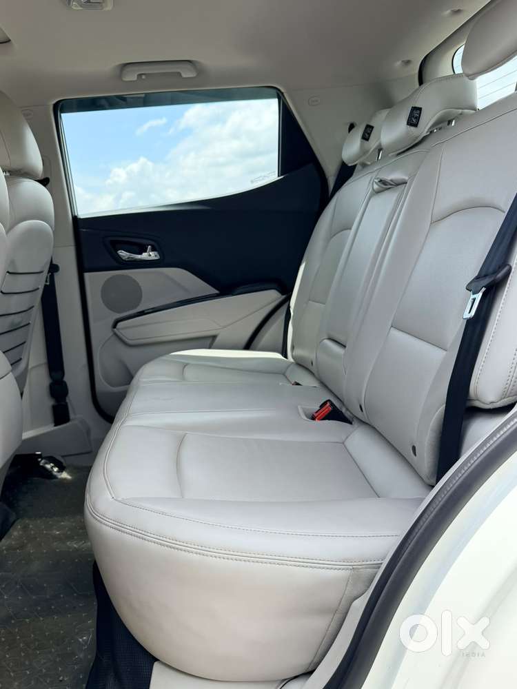 Mahindra Xuv300 W8 Amt Optional Diesel, 2023, Diesel