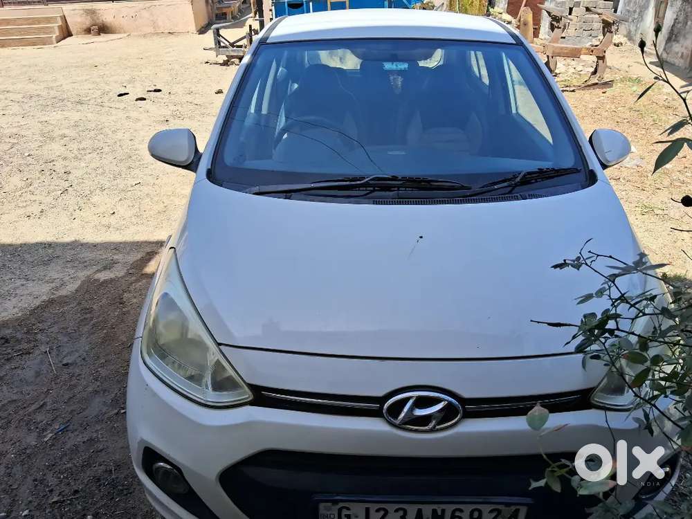 Hyundai I10 2015 Diesel 110000 Km Driven 24/25 Km Milage Four New Tyre