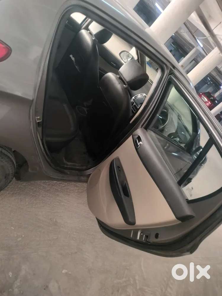 I20 Magna - Hyundai 2012 Dec
