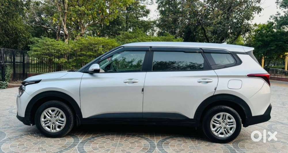 Kia Carens G 1.5 6mt Premium (o) 7-seater, 2024, Petrol