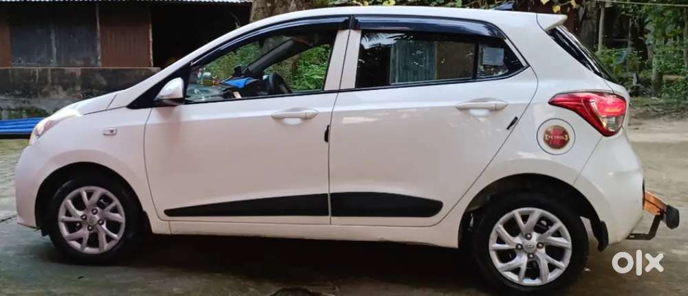 Hyundai Grand I10 2017 Petrol 72000 Km Driven