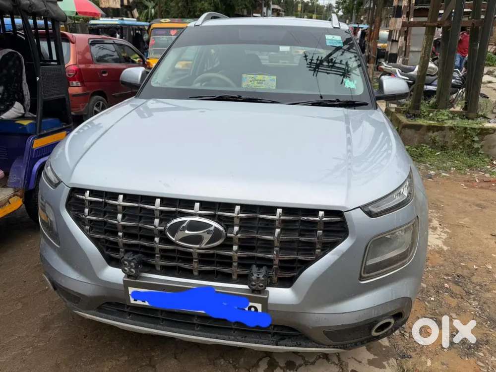 Hyundai Venue 2022 Petrol 74000 Km Driven