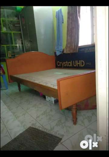 Wooden cheap cot olx