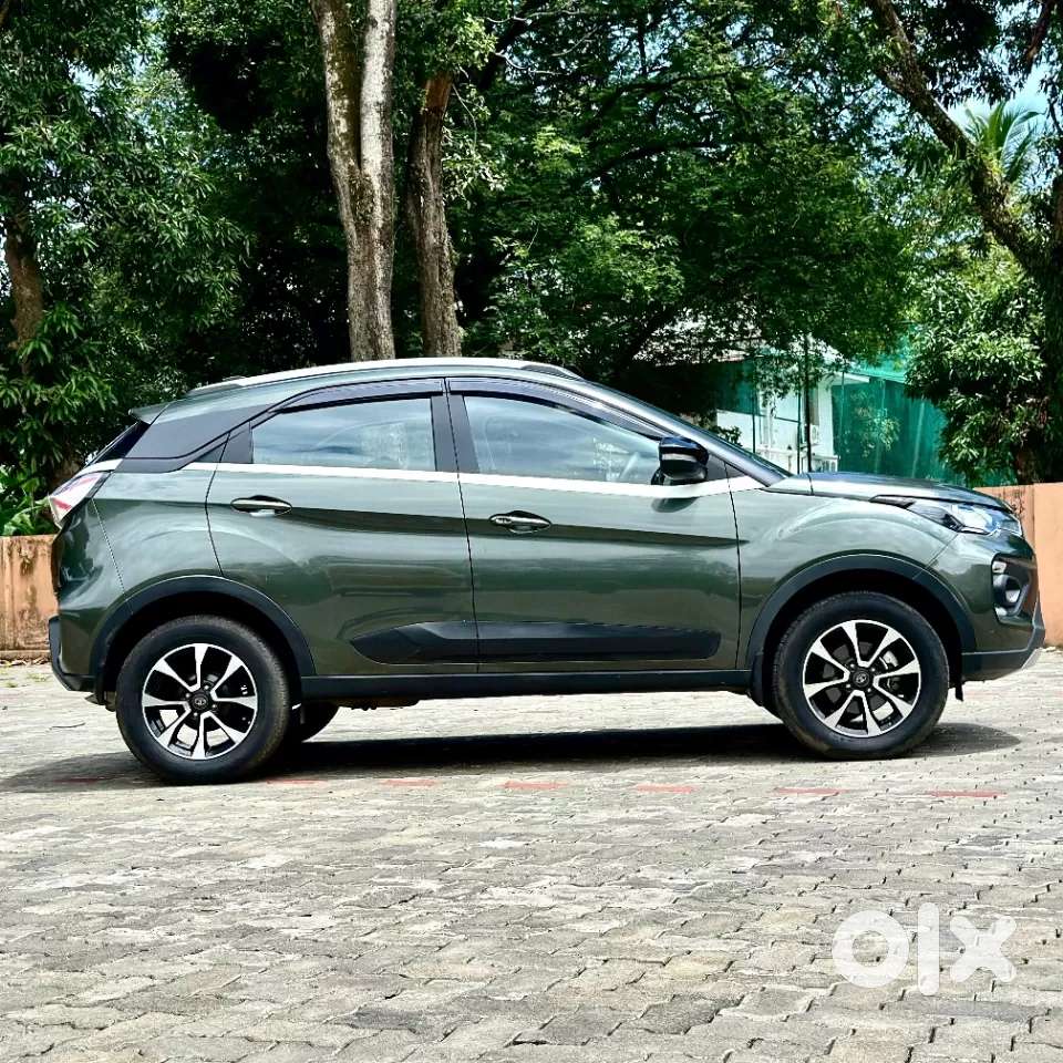 Tata Nexon 1.2 Revotron Xza Plus, 2020, Petrol