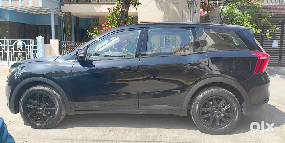 Mahindra Xuv700 2.0 Ax 7 Petrol At Str, 2024, Petrol