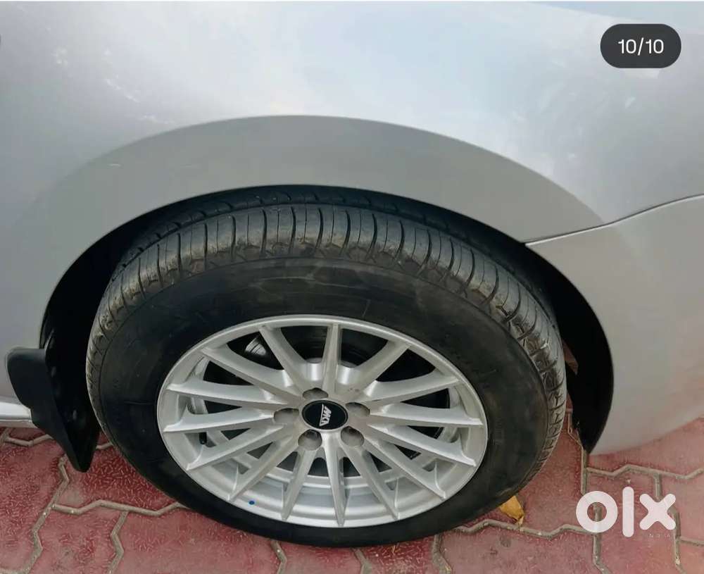Volkswagen Polo 2011 Petrol 32000 Km Driven