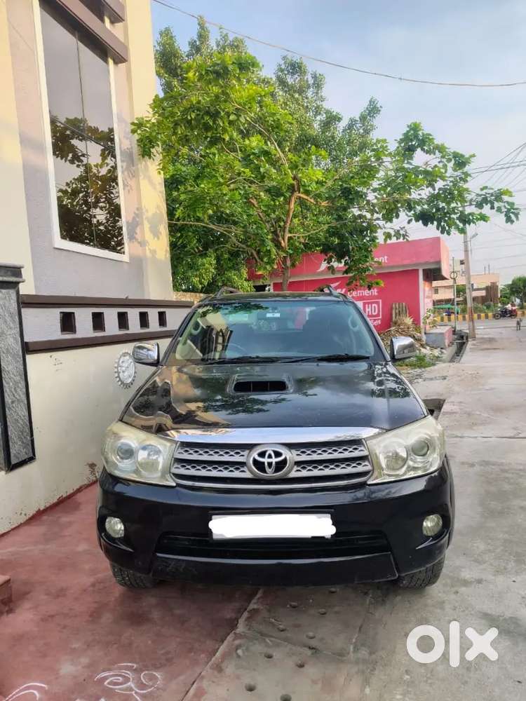 Toyota Fortuner 2011 Diesel 250000 Km Driven