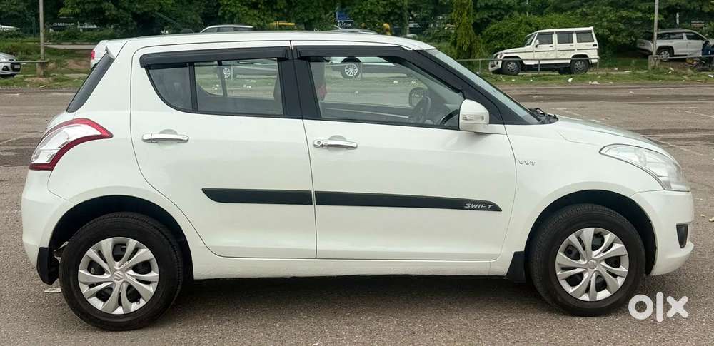 Maruti Suzuki Swift Vxi With Abs, 2014, Petrol