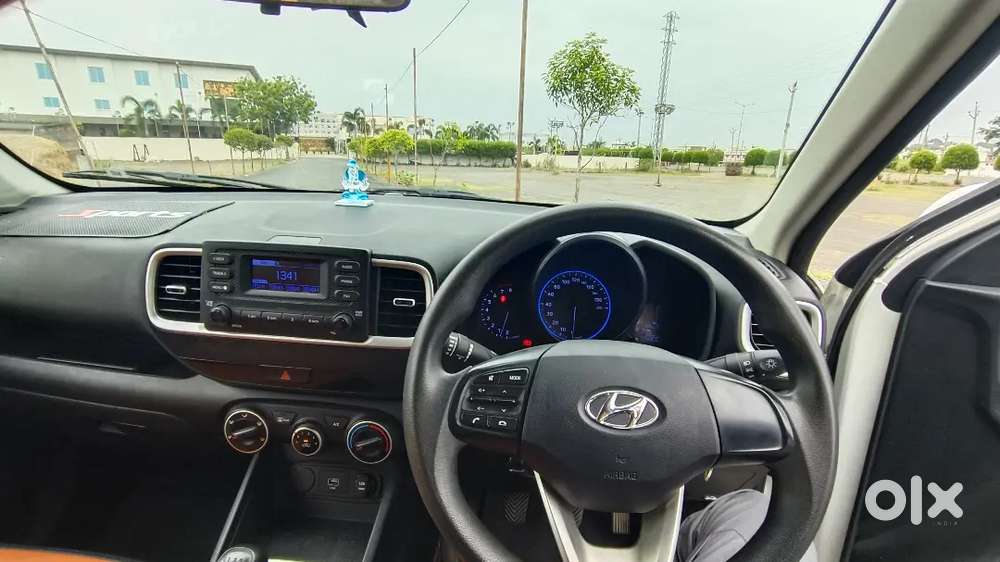 Hyundai Venue 2020 Petrol Well Maintained