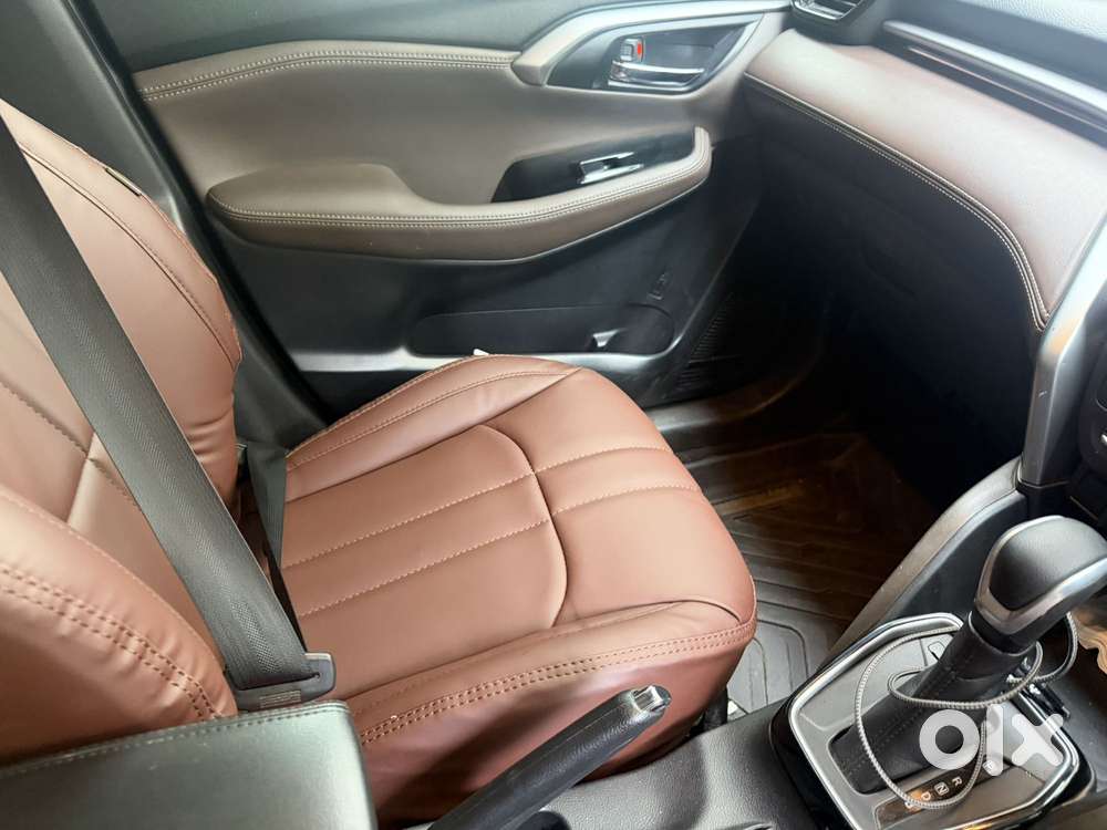 Toyota Urban Cruiser Hyryder 7 Seater V At Awd, 2023, Petrol