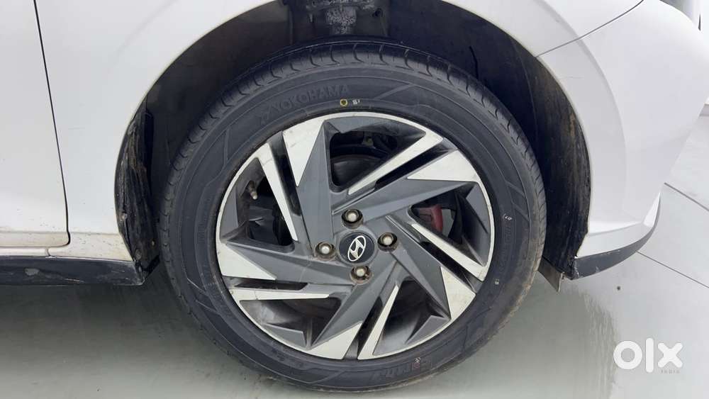 Hyundai New I20 1.2 Asta (o) Ivt, 2023, Petrol