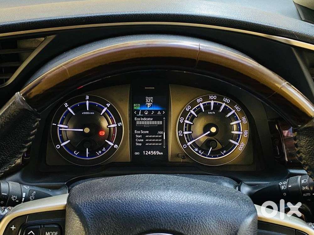 Toyota Innova Crysta 2.8z Automatic, 2016, Diesel