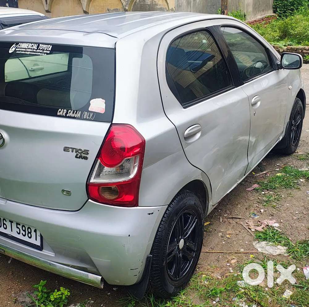 Toyota Etios Liva G 2011