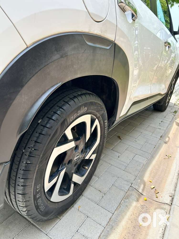 Nissan Magnite Xv Petrol 2021 - Impeccably Maintained