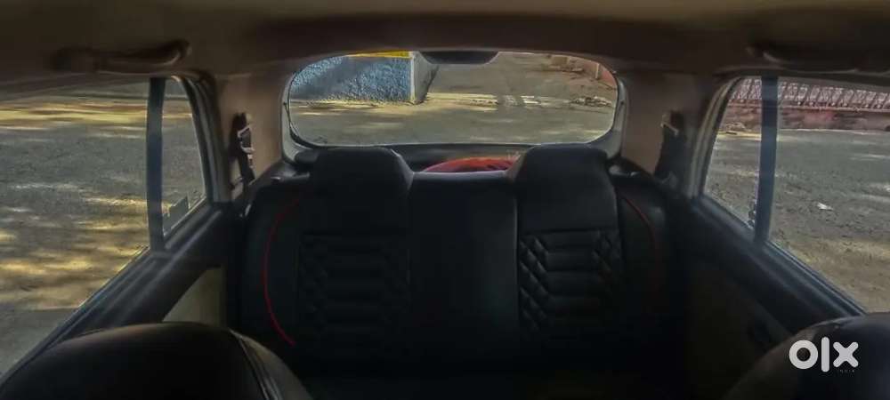 Hyundai Santro (white)
