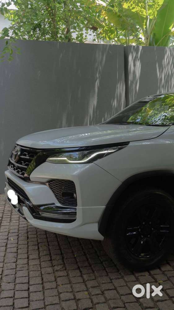 Fortuner 2023 4x2 At Diesel - Customised, Dechromed