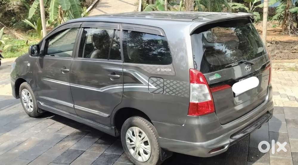 Toyota Innova 126000 Km Driven