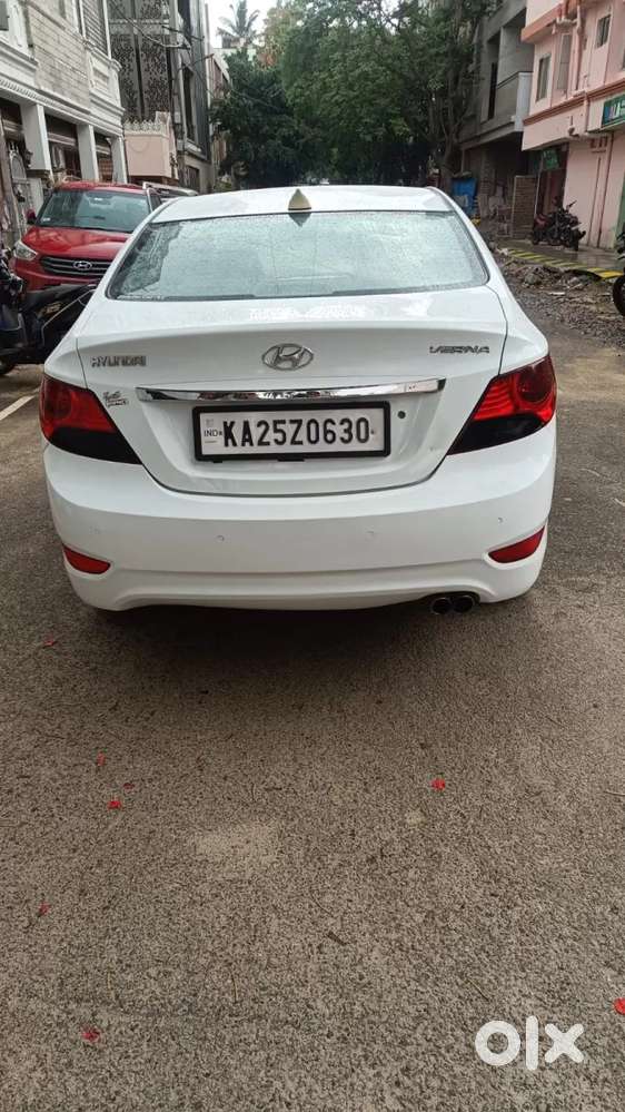 Hyundai Verna Fluidic 1.6 Crdi Sx, 2011, Diesel