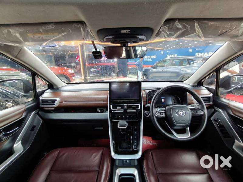 Toyota Innova Hycross 2.0 Vx (o) Hybrid 7 Str, 2024, Petrol