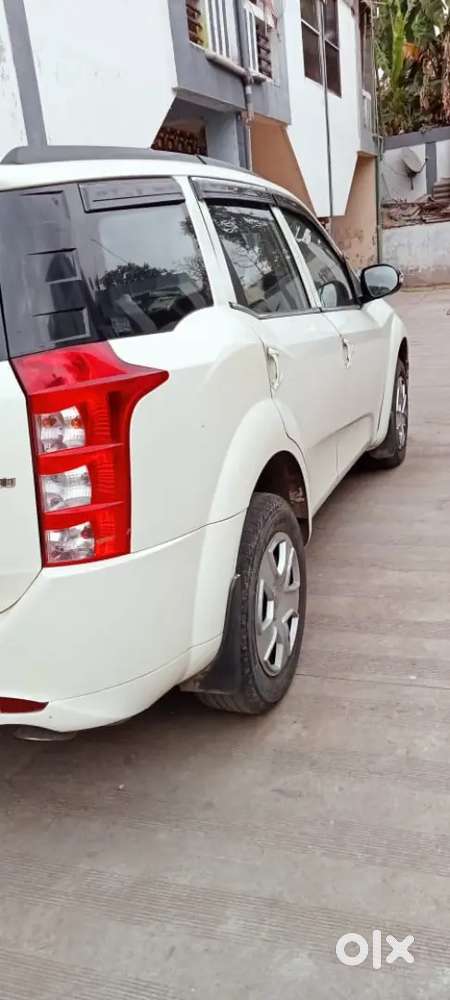 Mahindra Xuv500 2016 Diesel 106000 Km Driven