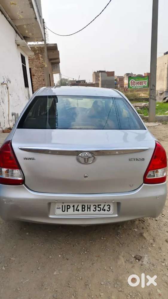 Toyota Etios [2010-2012] Petrol