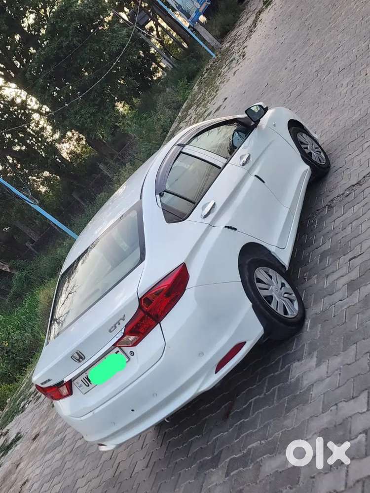 Honda City Diesel 
1st Owner 
Dono Key 
Power Steering 
Power Windows