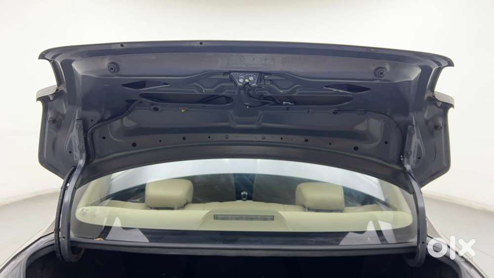 Maruti Suzuki Dzire Vxi Ags, 2022, Petrol
